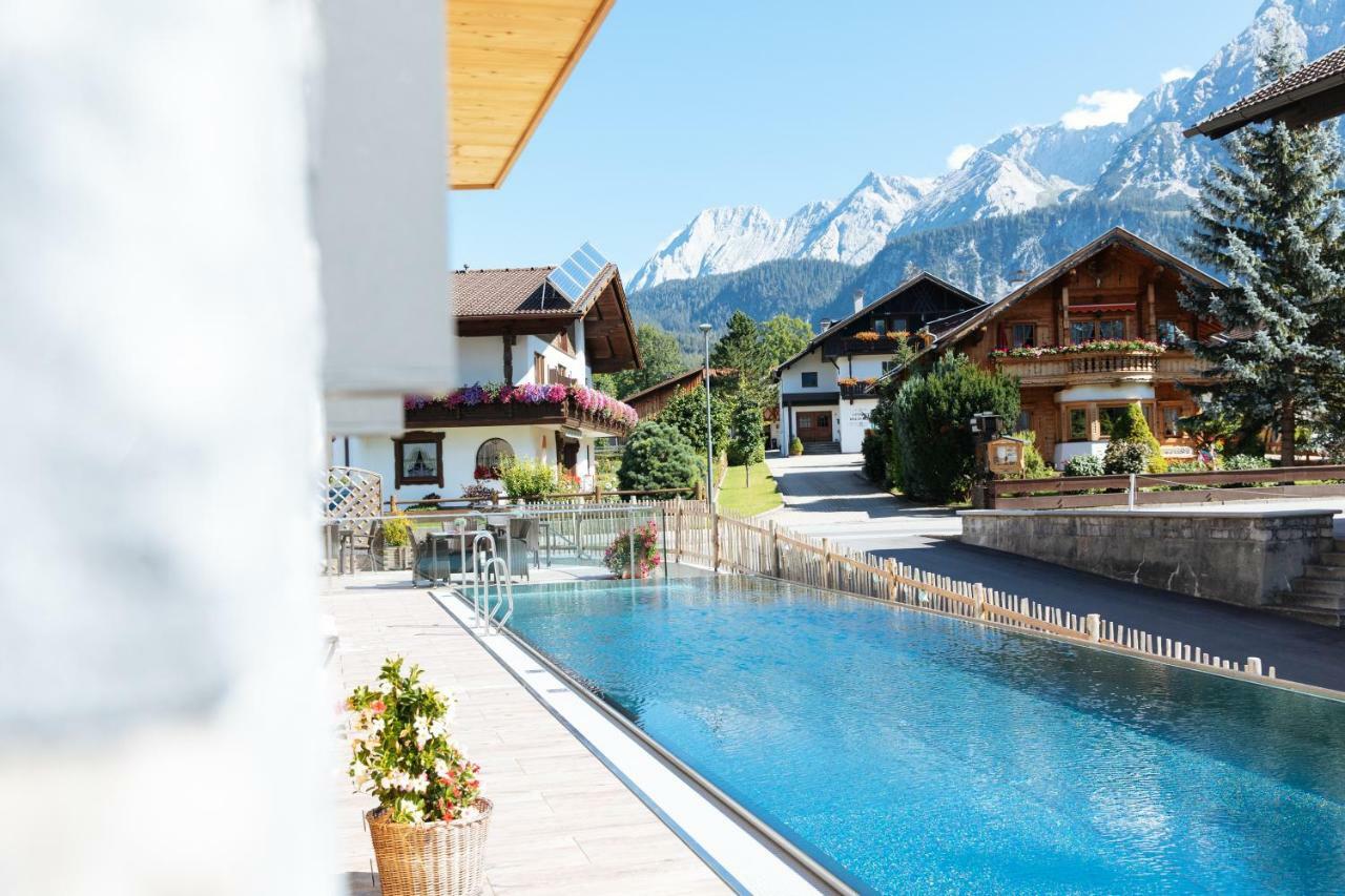 Hotel Sonnenspitze Ehrwald Exterior photo